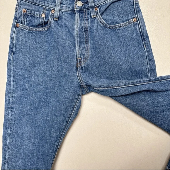 Levi's Womens 25 Skinny 501 Button Fly Medium Wash Jeans - Picture 8 of 16